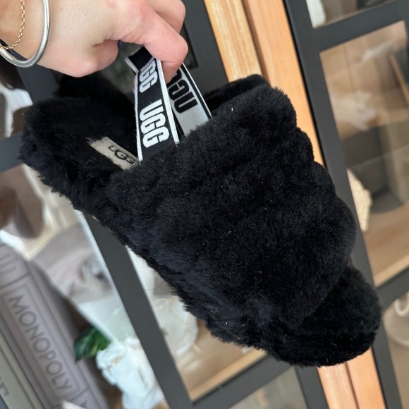 UGG girls Fluff Yeah Slippers slide on sandals faux fur kids fuzzy cozy house - Picture 2 of 13